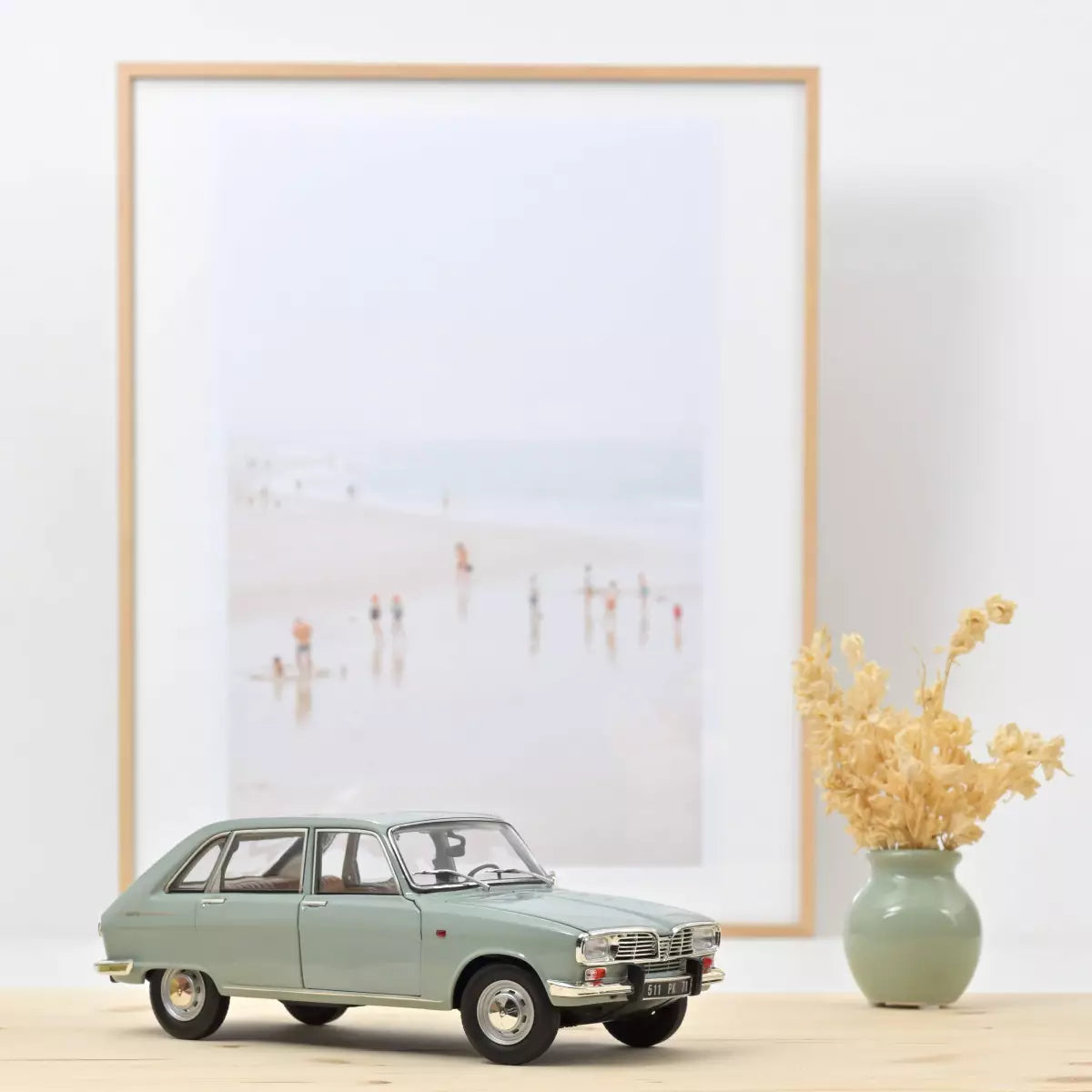 Voiture miniature collection 1/18 Renault 16 1968 Bleu clair Norev 185131