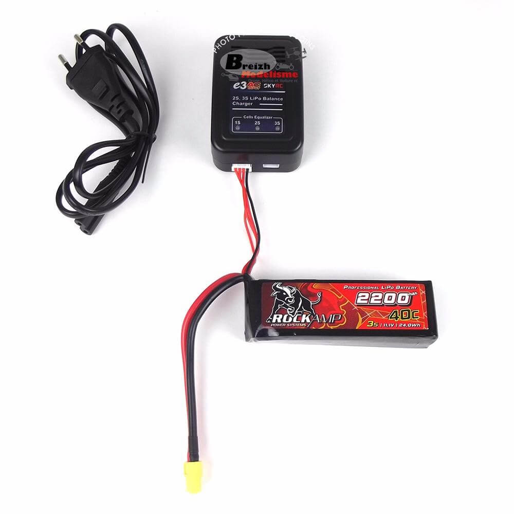 Chargeur Sky RC E3 V2 Accu Lipo 2 et 3S (7,4V et 11.1V) - 10081 - Breizh Modélisme