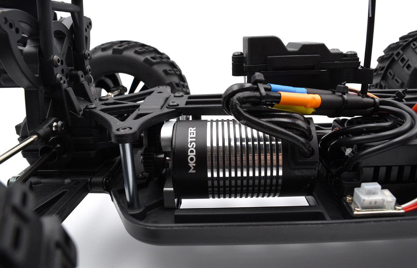 Monster Truck RC 1/10 Tout Terrain Evolution X " Brushless 4WD - 65km/h" - Breizh Modélisme.