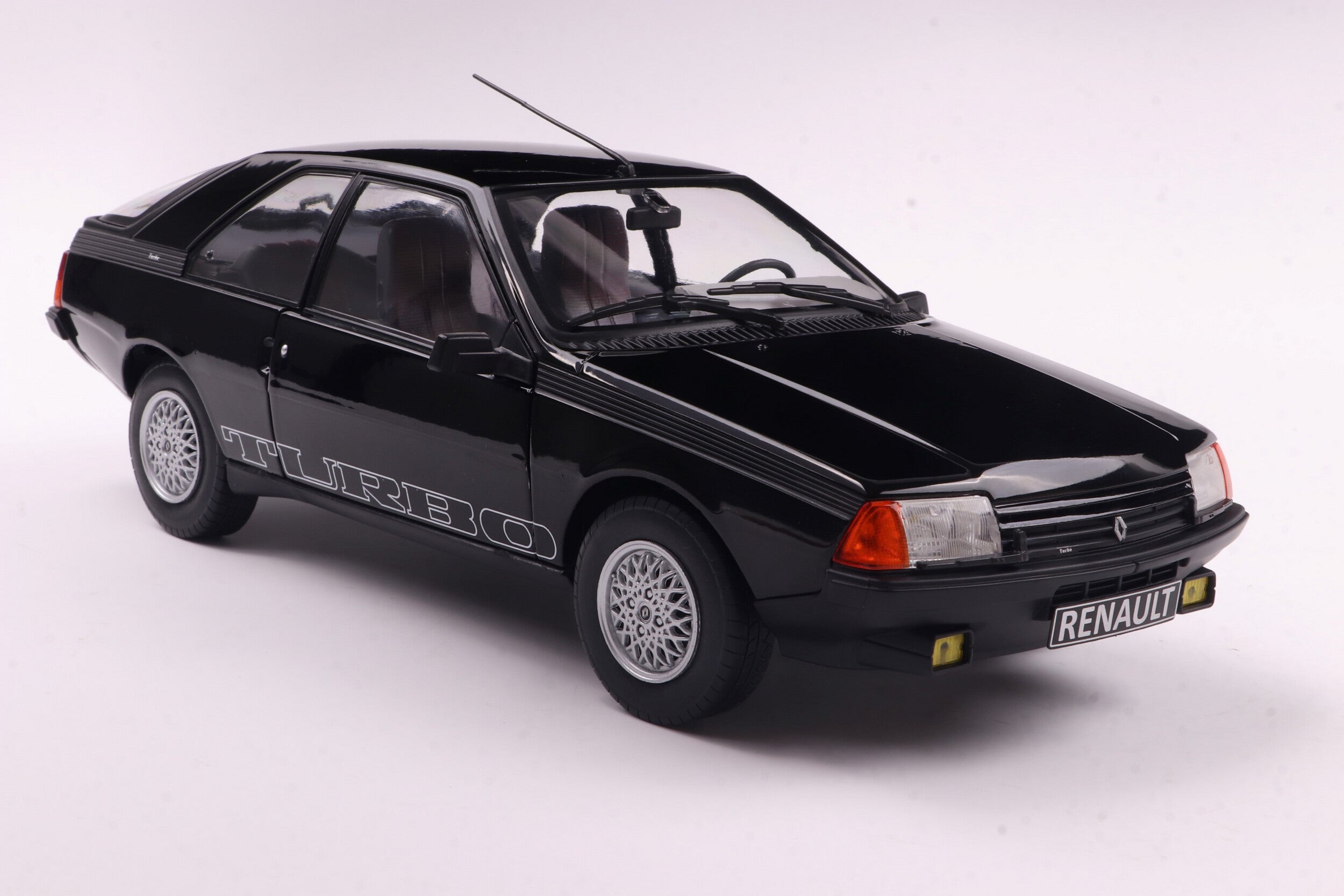 Solido S1806406 Voiture miniature collection 1/18 Renault Fuego Turbo – 1980