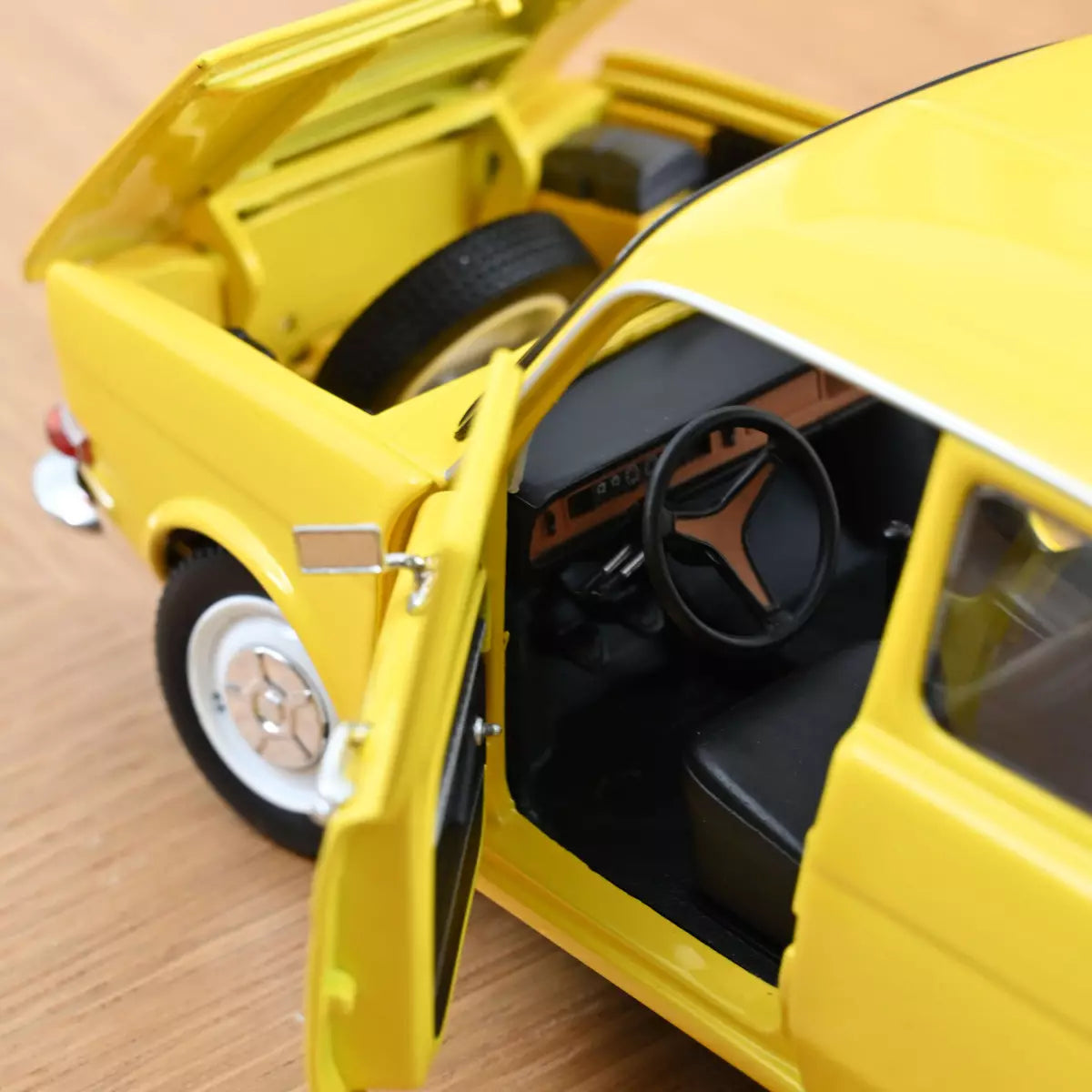 Voiture miniature collection 1/18 Simca 1000 LS 1974 Jaune Maya Norev 185714